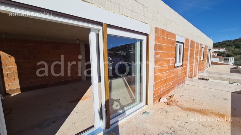 Rogoznica - Új építésű apartmanok 2. sorban a tengertől