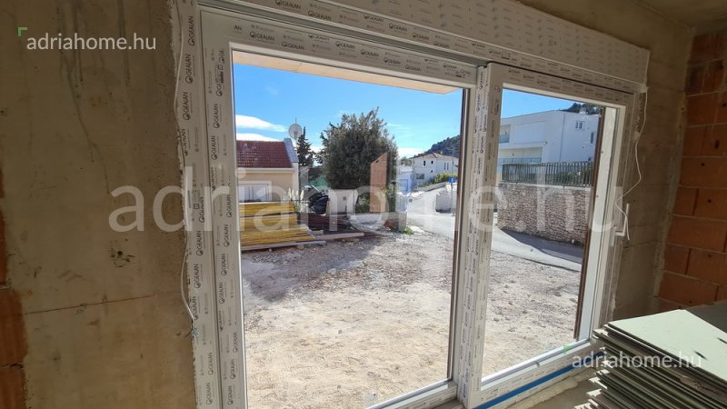 Rogoznica - Új építésű apartmanok 2. sorban a tengertől