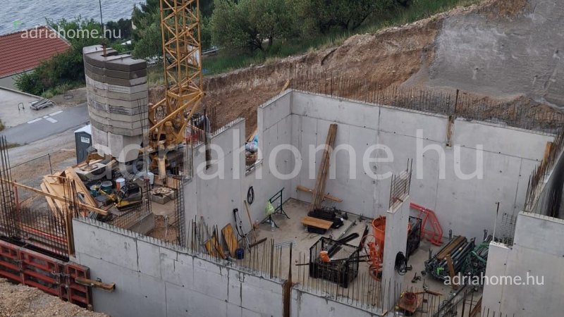Omiška rivijera - Luksuzni apartmani sa bazenom, krovnom terasom i vrhunskim pogledom na more i otoke