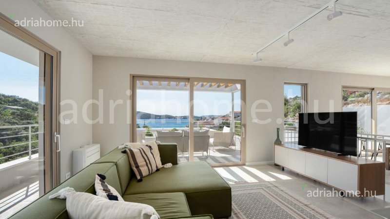 Arhitektonsko remek-djelo s panoramskim pogledom na Jadran i Rogoznicu