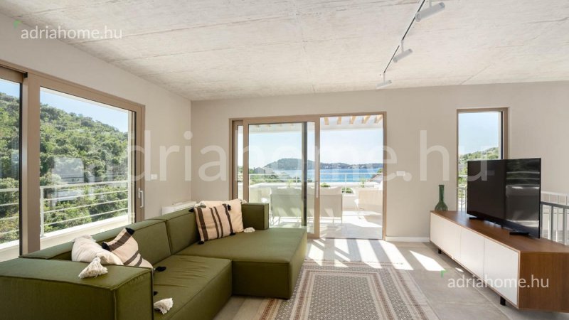 Arhitektonsko remek-djelo s panoramskim pogledom na Jadran i Rogoznicu