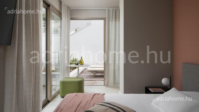 Arhitektonsko remek-djelo s panoramskim pogledom na Jadran i Rogoznicu