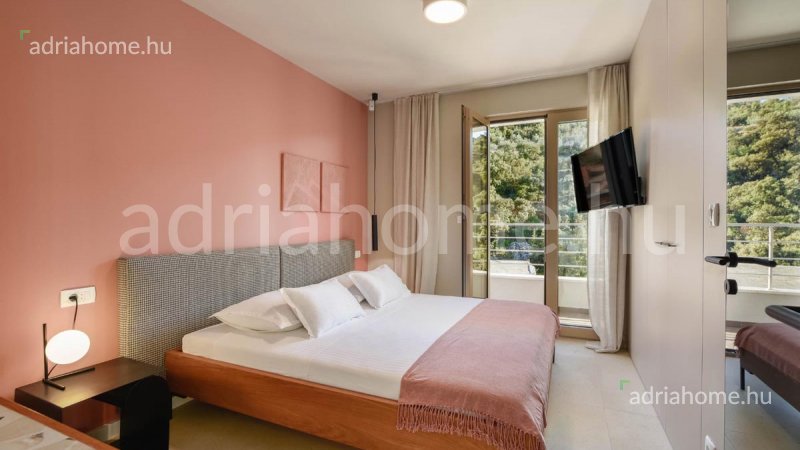 Arhitektonsko remek-djelo s panoramskim pogledom na Jadran i Rogoznicu