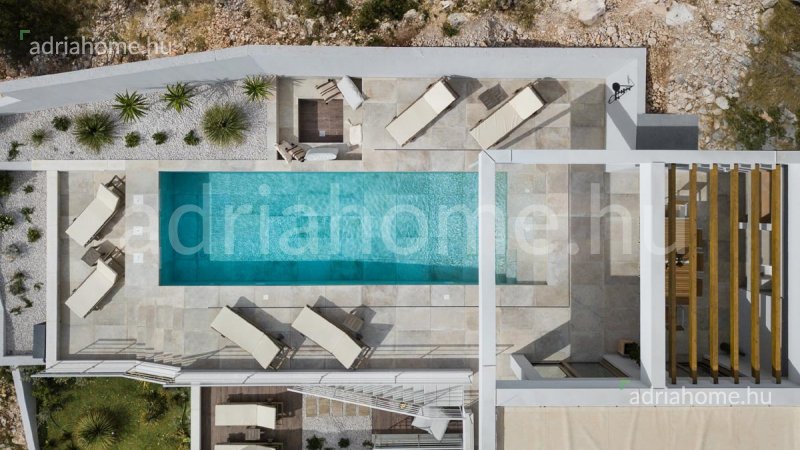 Arhitektonsko remek-djelo s panoramskim pogledom na Jadran i Rogoznicu