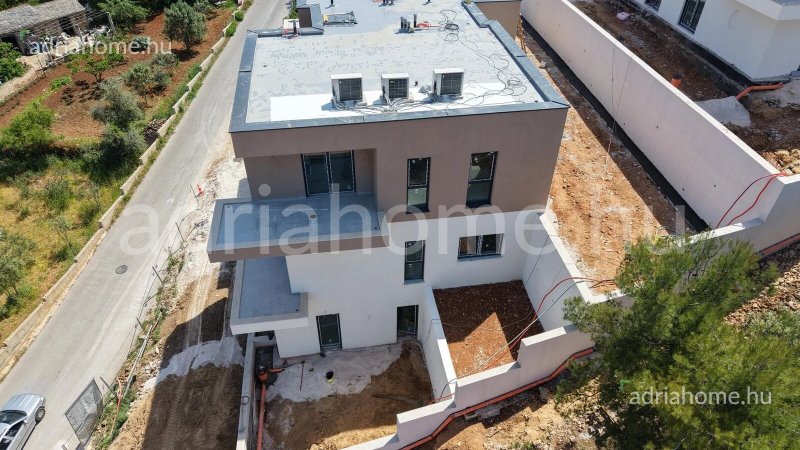 Luxus apartmanok Jelsán, Hvar szigetén – Az Ön oázisa a legnaposabb szigeten
