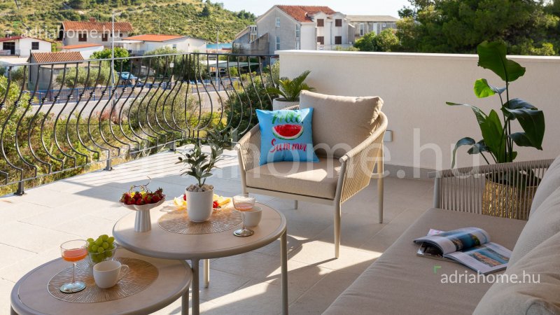Rogoznica - Exkluzív villa medencével a Marina Frapa közelében