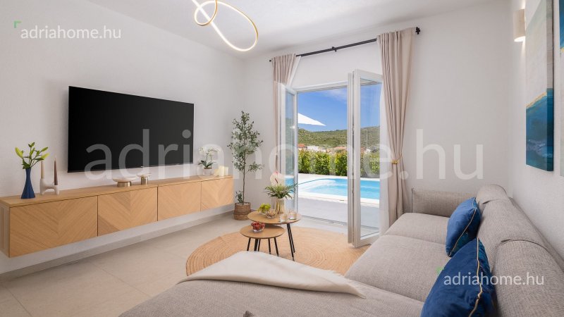 Rogoznica - Exkluzív villa medencével a Marina Frapa közelében